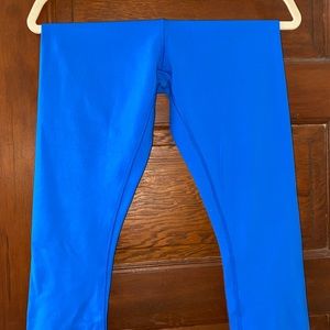 Lululemon reversible cropped leggings.